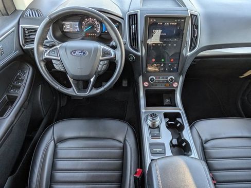 Used 2024 Ford Edge SEL image 6