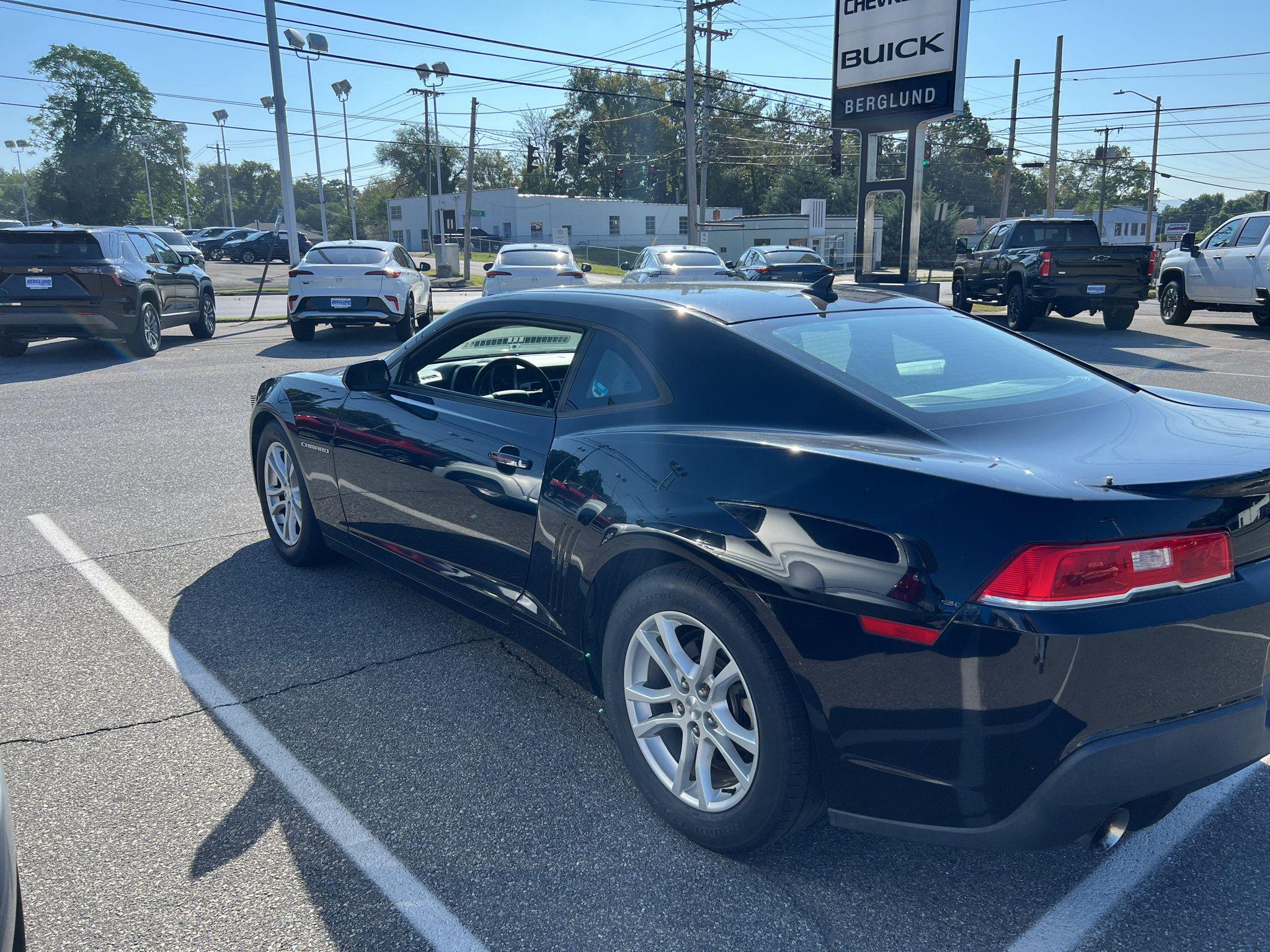 Used 2015 Chevrolet Camaro LT RWD image 20