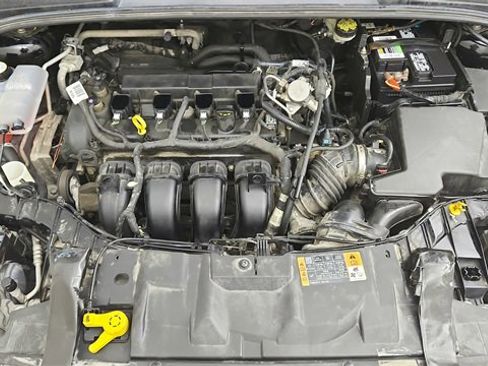 Used 2016 Ford Focus SE image 16