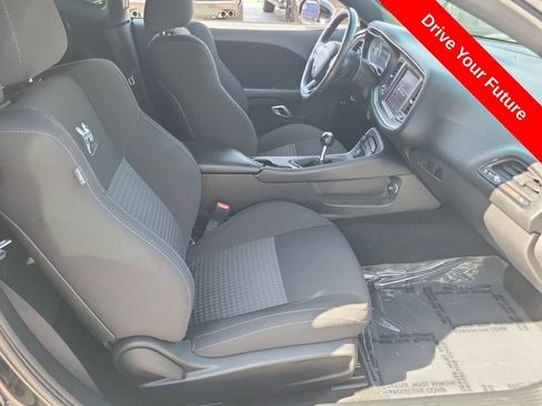 Used 2022 Dodge Challenger R/T Scat Pack RWD image 16