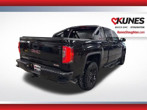Used 2017 GMC Sierra 1500 SLT w/ All Terrain X Package image 10