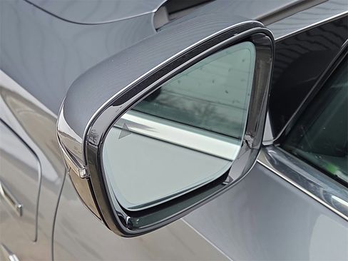 Used 2023 BMW 530e xDrive image 29