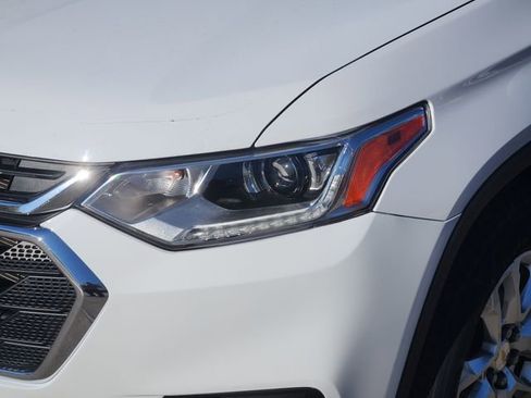 Used 2020 Chevrolet Traverse LS image 8