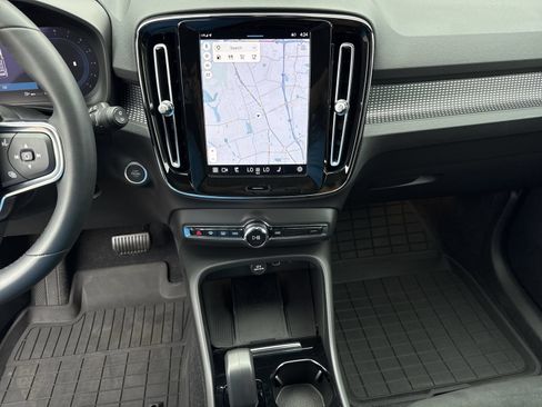 Used 2024 Volvo XC40 B5 Plus w/ Protection Package Premier AWD/4WD image 30