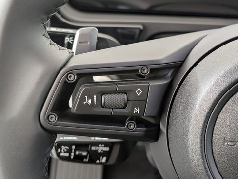 Used 2026 Porsche Cayenne image 22