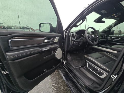 Used 2025 RAM 1500 Laramie w/ Night Edition image 15