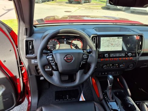 Certified 2025 Nissan Frontier PRO-4X w/ Pro Premium Package AWD/4WD image 10