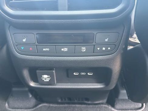 Certified 2025 Honda Pilot Elite image 32