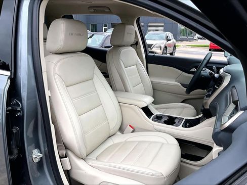 Used 2021 GMC Acadia Denali AWD/4WD image 9