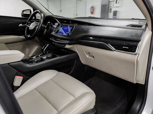 Used 2021 Cadillac XT4 Premium Luxury FWD image 18