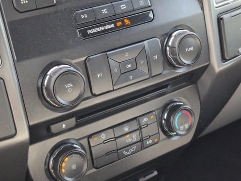 Used 2018 Ford F150 XLT image 40