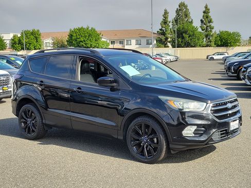 Used 2017 Ford Escape SE w/ SE Sport Appearance Package FWD image 26