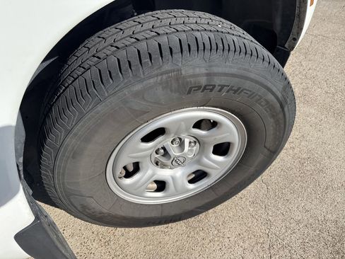 Used 2024 Nissan Frontier S image 15