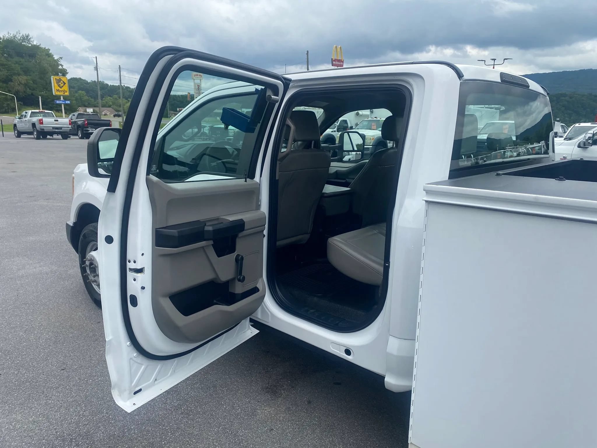 Used 2017 Ford F350 XL RWD image 21