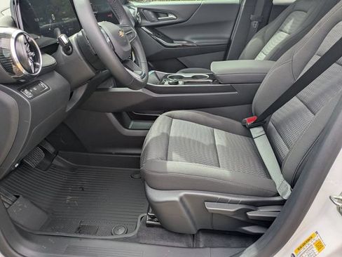 New 2026 Chevrolet Equinox LT w/ Safety and Technology Package FWD image 10