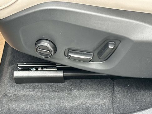 New 2026 Volvo XC60 T8 Plus w/ Protection Package Premier AWD/4WD image 14