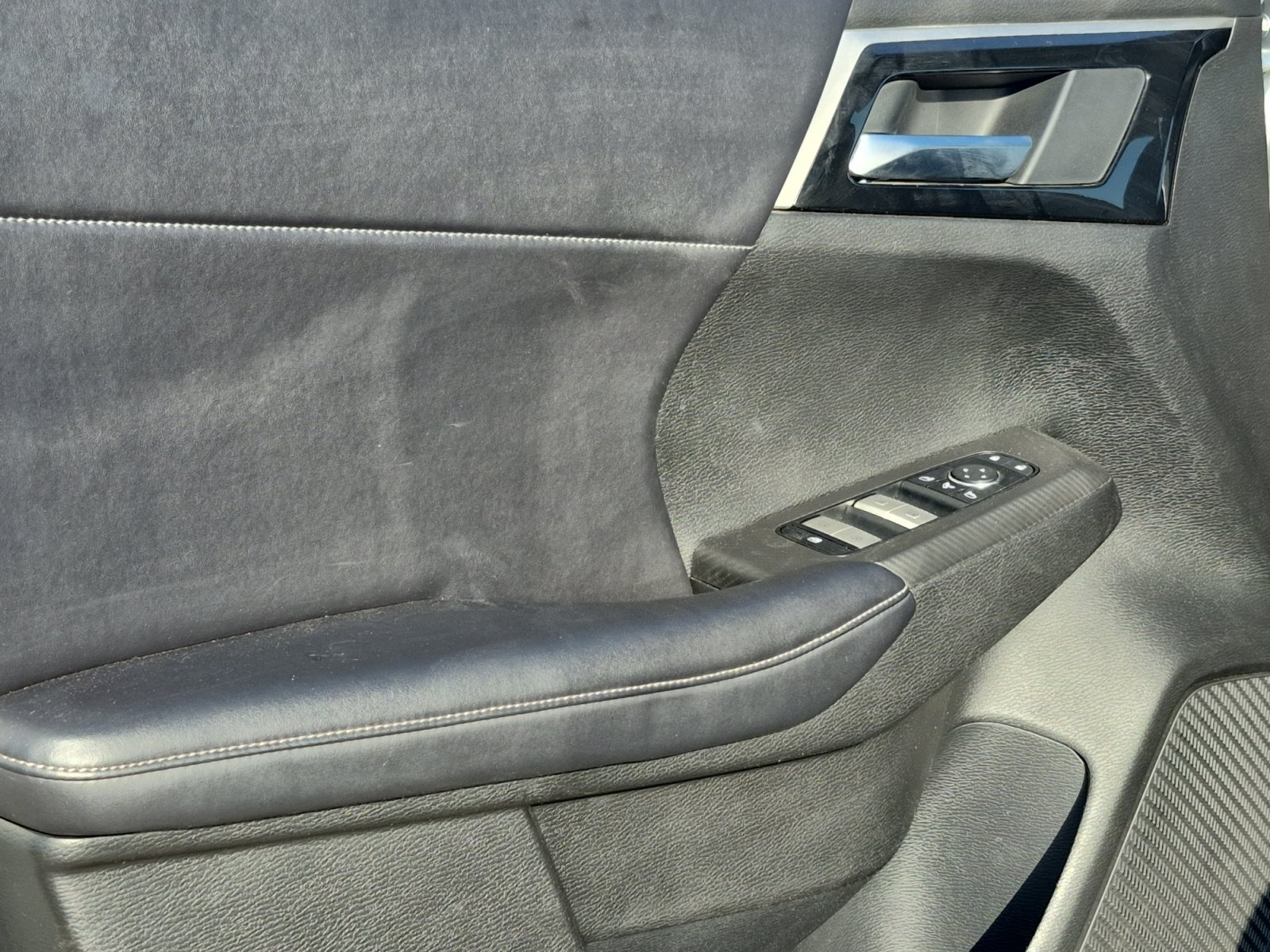 Used 2025 Mitsubishi Outlander SE AWD/4WD image 14