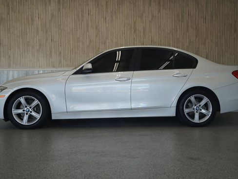 Used 2013 BMW 320i Sedan RWD image 5