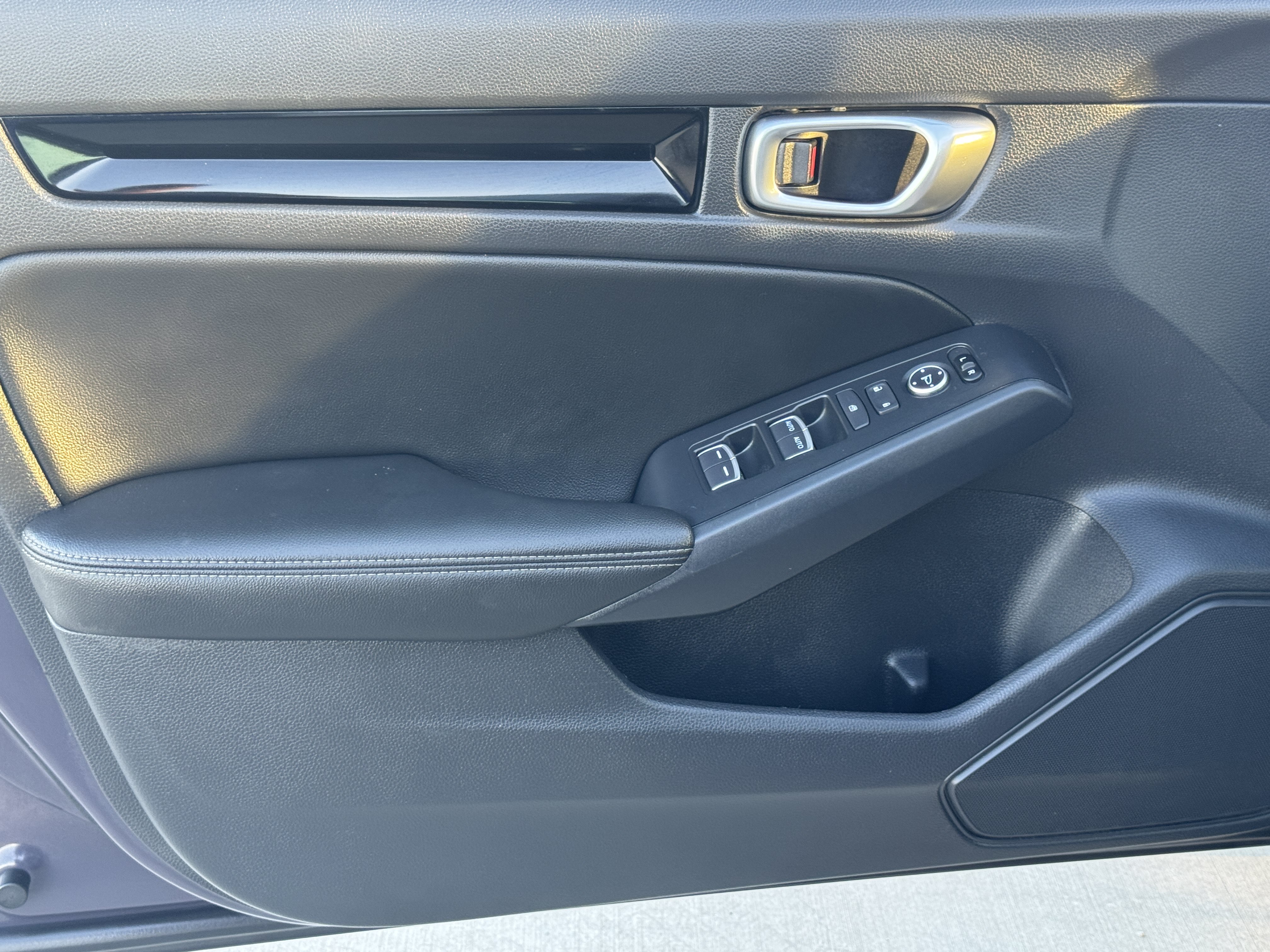 Used 2024 Honda Civic EX-L image 19