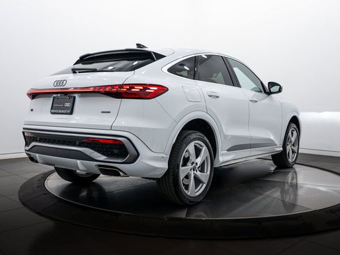 Certified 2025 Audi Q5 Premium Plus w/ Premium Plus image 4