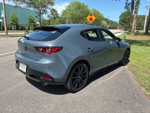 Used 2022 MAZDA MAZDA3 s FWD image 3