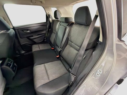 Used 2025 Nissan Rogue SV FWD image 26