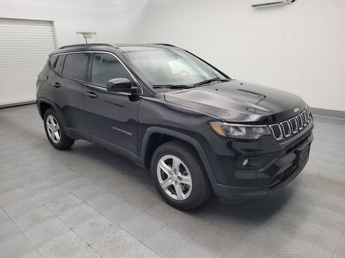Used 2023 Jeep Compass Latitude w/ Convenience Group AWD/4WD image 11