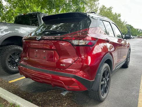 Used 2021 Nissan Kicks SR w/ Exterior Package FWD image 4