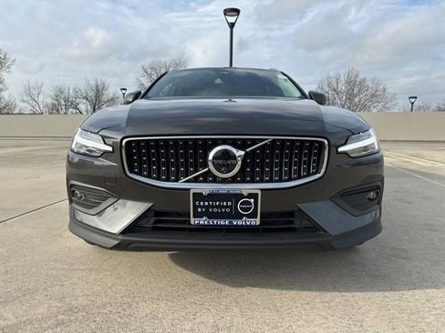 Certified 2025 Volvo V60 B5 Cross Country Plus image 2