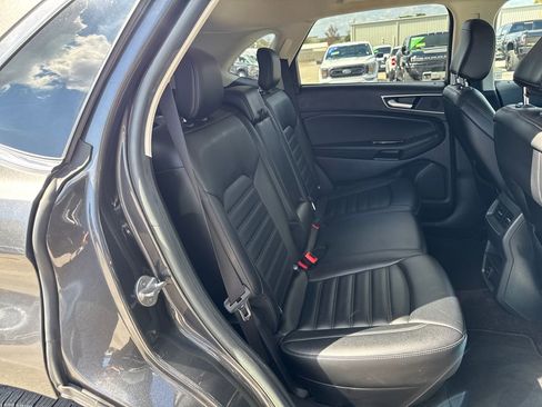 Used 2020 Ford Edge SEL image 25