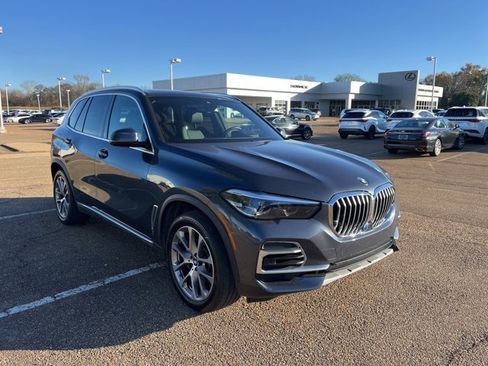 Used 2022 BMW X5 sDrive40i w/ Premium Package image 3