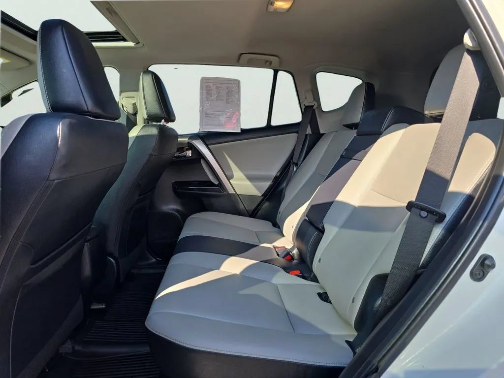 Used 2018 Toyota RAV4 Limited AWD/4WD image 14