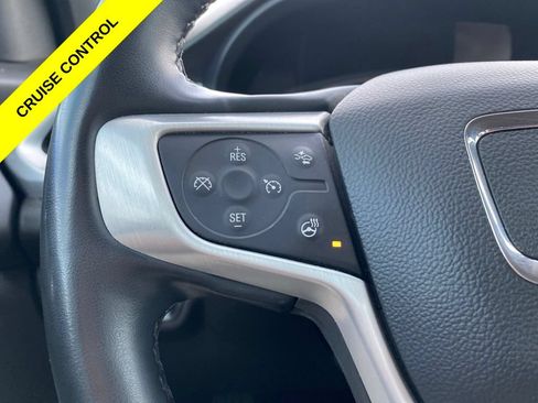 Used 2023 GMC Acadia SLT w/ Preferred Package FWD image 16