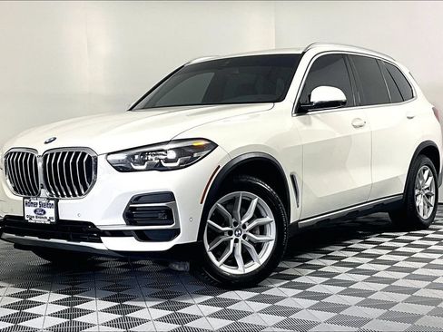 Used 2022 BMW X5 xDrive40i w/ Premium Package AWD/4WD image 2