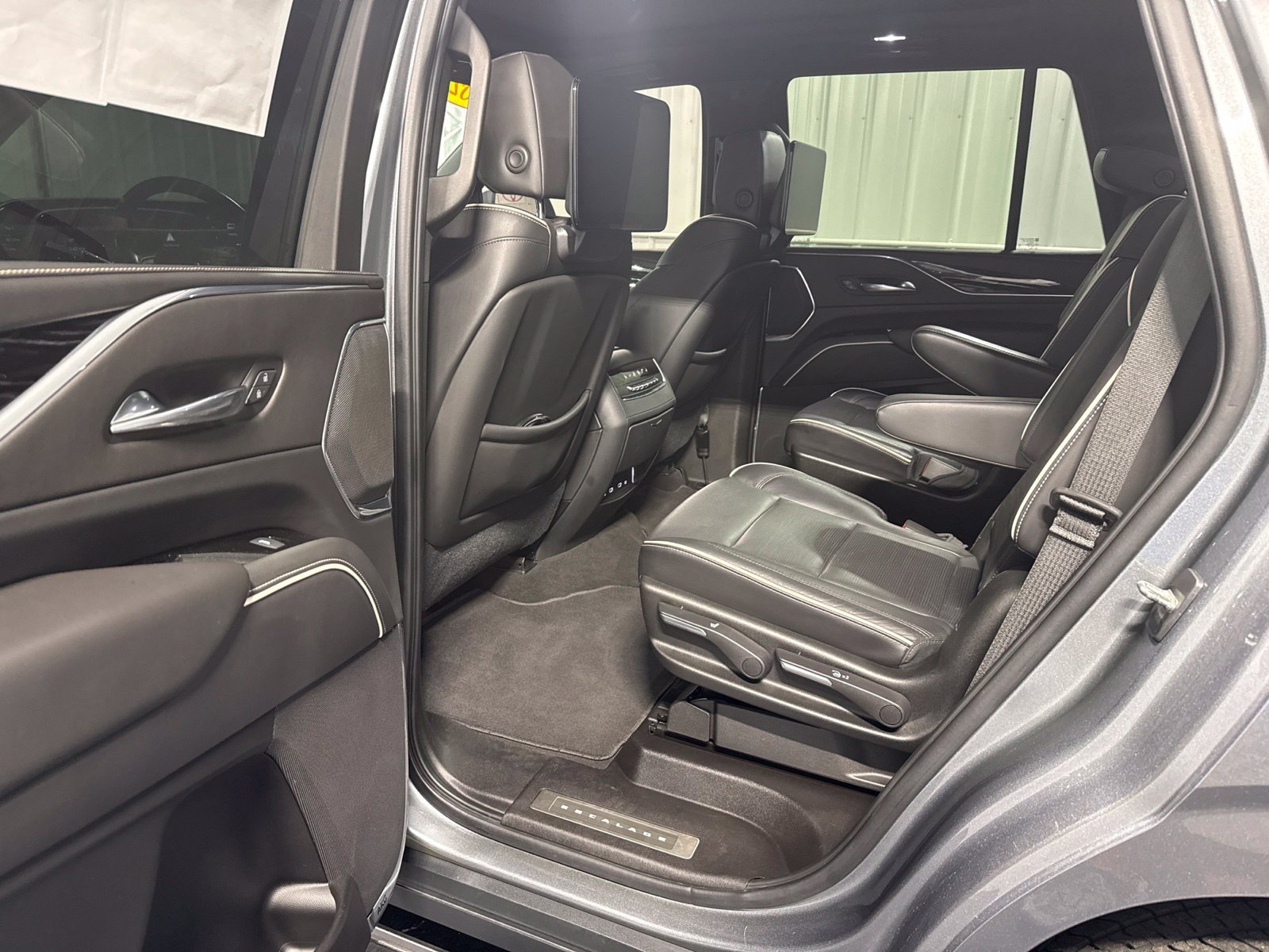 Used 2021 Cadillac Escalade Sport w/ Driver Assist Tech Package AWD/4WD image 24