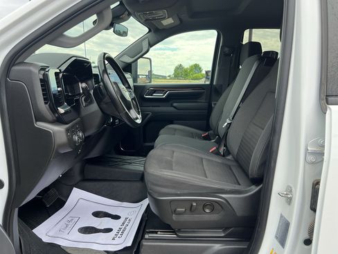 Used 2024 Chevrolet Silverado 2500 LT w/ Convenience Package AWD/4WD image 19