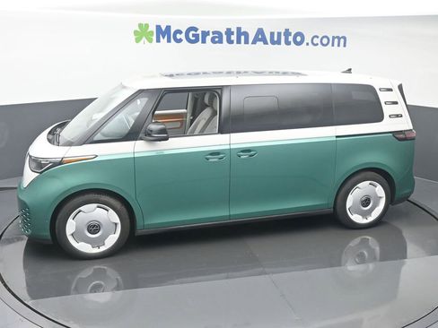 New 2025 Volkswagen ID. Buzz 1st Edition image 31