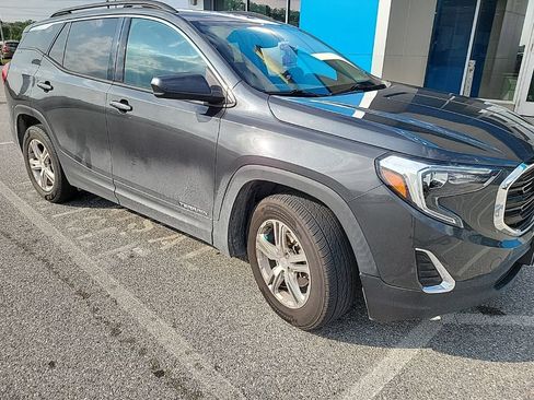 Used 2018 GMC Terrain SLE w/ Driver Convenience Package AWD/4WD image 1