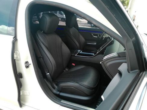 Used 2022 Mercedes-Benz S 500 4MATIC w/ AMG Line Package image 25