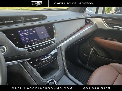 Certified 2025 Cadillac XT5 Sportv w/ Technology Package AWD/4WD image 15