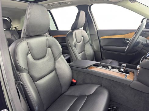 Used 2023 Volvo XC90 B6 Plus w/ Protection Package Premier image 38