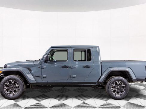 New 2026 Jeep Gladiator Sport AWD/4WD image 19