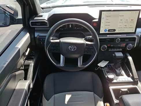 Used 2024 Toyota Tacoma TRD Sport AWD/4WD image 10