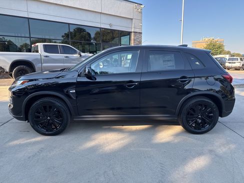 New 2025 Mitsubishi Outlander Sport LE image 4