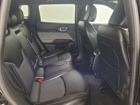 Used 2024 Jeep Compass Latitude AWD/4WD image 19