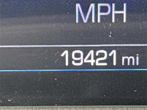 Used 2024 GMC Terrain SLE w/ Elevation Edition image 32