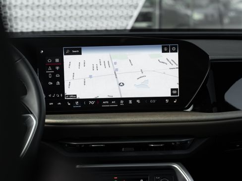 Certified 2025 Audi Q5 Premium w/ Premium Plus AWD/4WD image 13