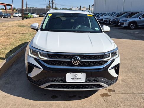 Used 2022 Volkswagen Taos SEL w/ Panoramic Sunroof Package AWD/4WD image 2