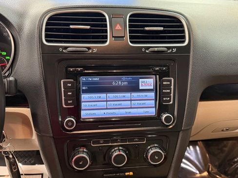 Used 2010 Volkswagen Jetta TDI image 12