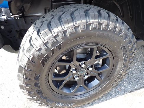 Used 2024 Jeep Wrangler Unlimited AWD/4WD image 7